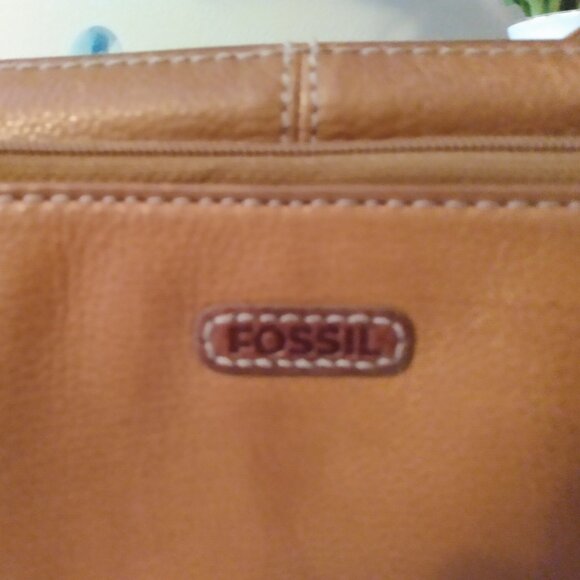 Fossil Organizer Brown Leather Bag - Picture 2 of 13